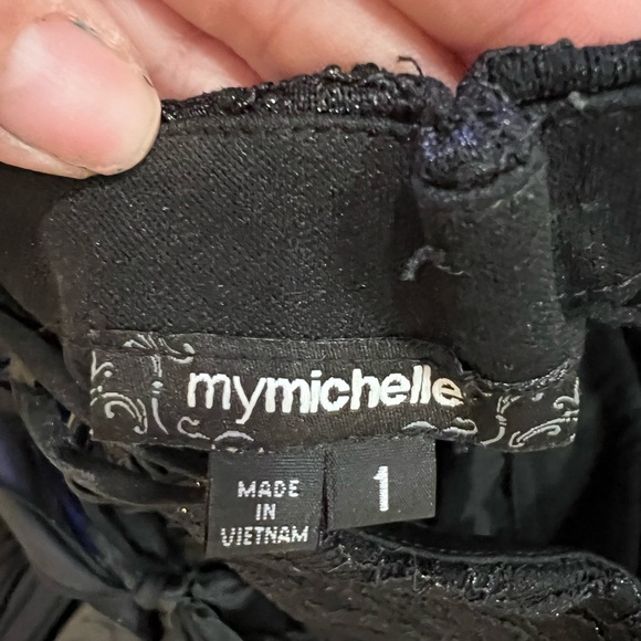 Amazing strapless dress size 1. Perfect for New Years !!!!!black and silver - Picture 2 of 3